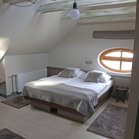 Portre Panzio Hotel Koszeg Luaran gambar