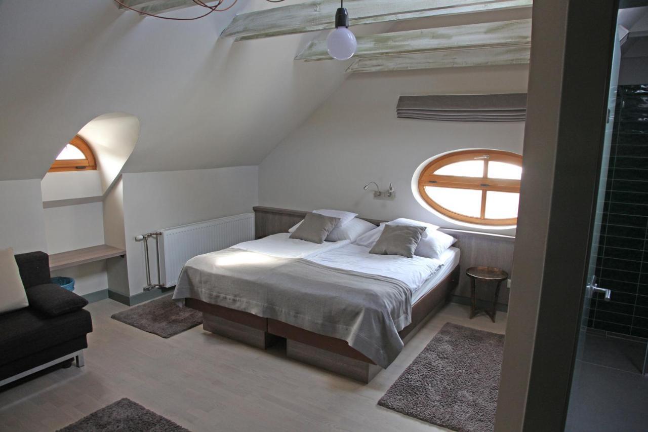 Portre Panzio Hotel Koszeg Luaran gambar