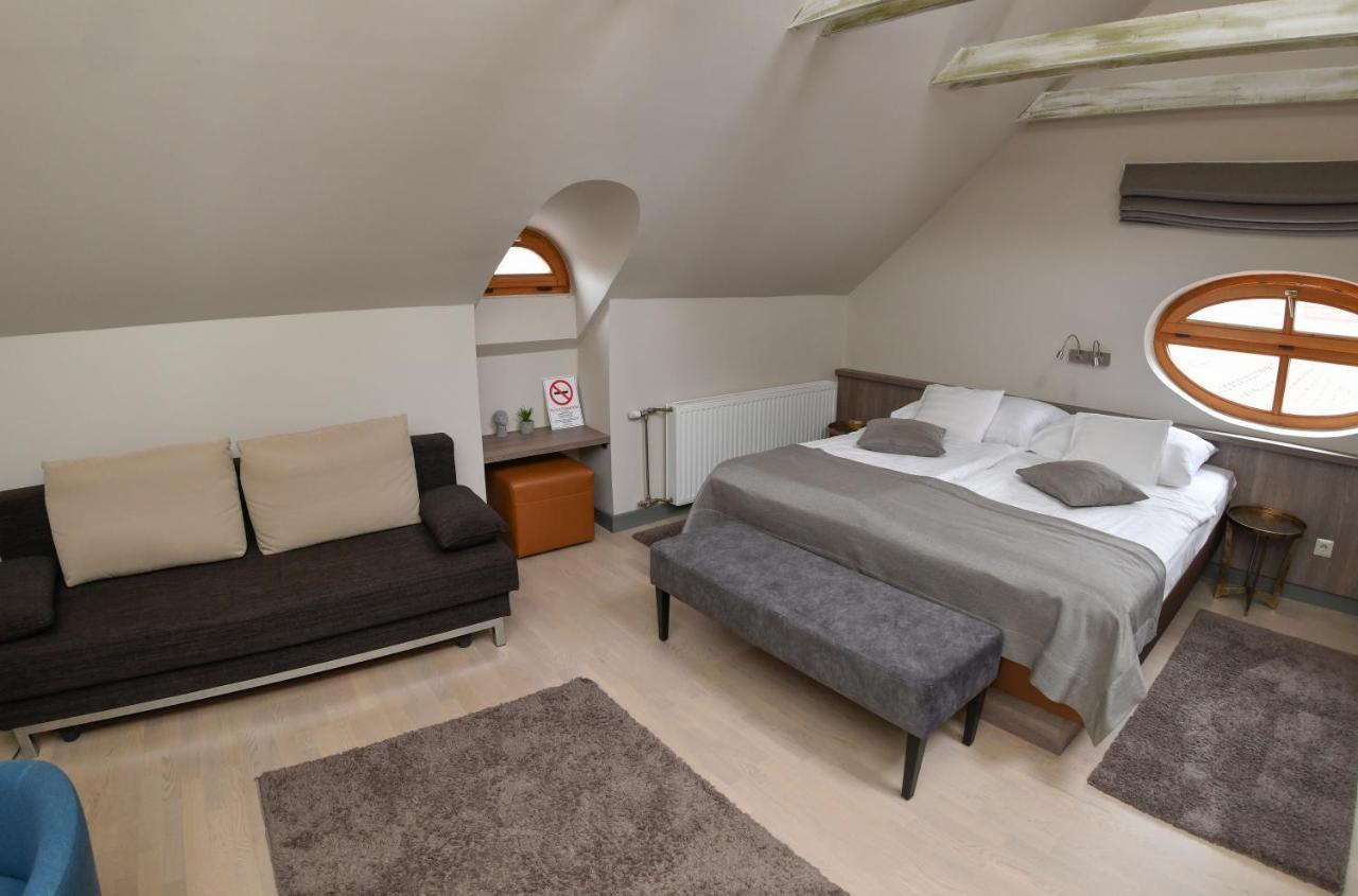 Portre Panzio Hotel Koszeg Luaran gambar