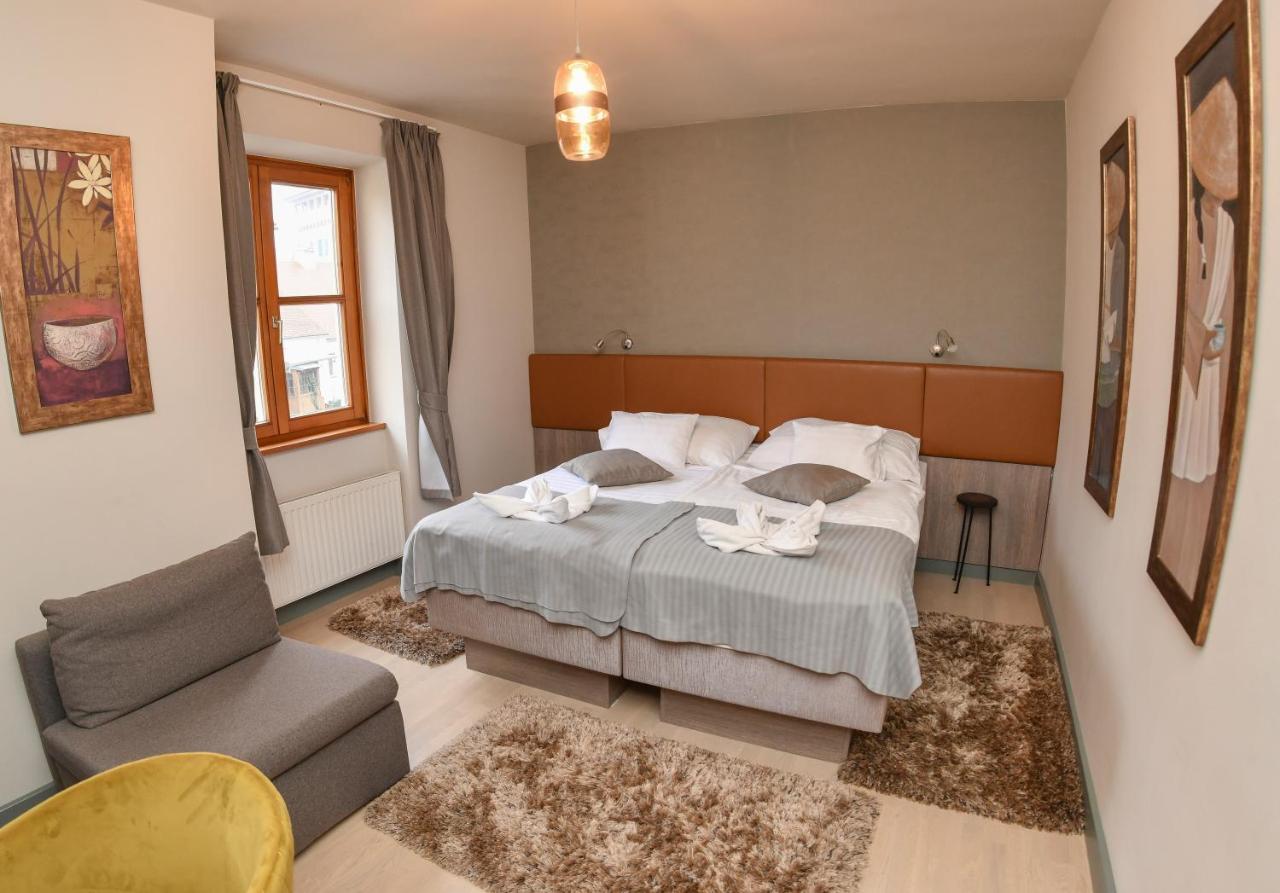 Portre Panzio Hotel Koszeg Luaran gambar