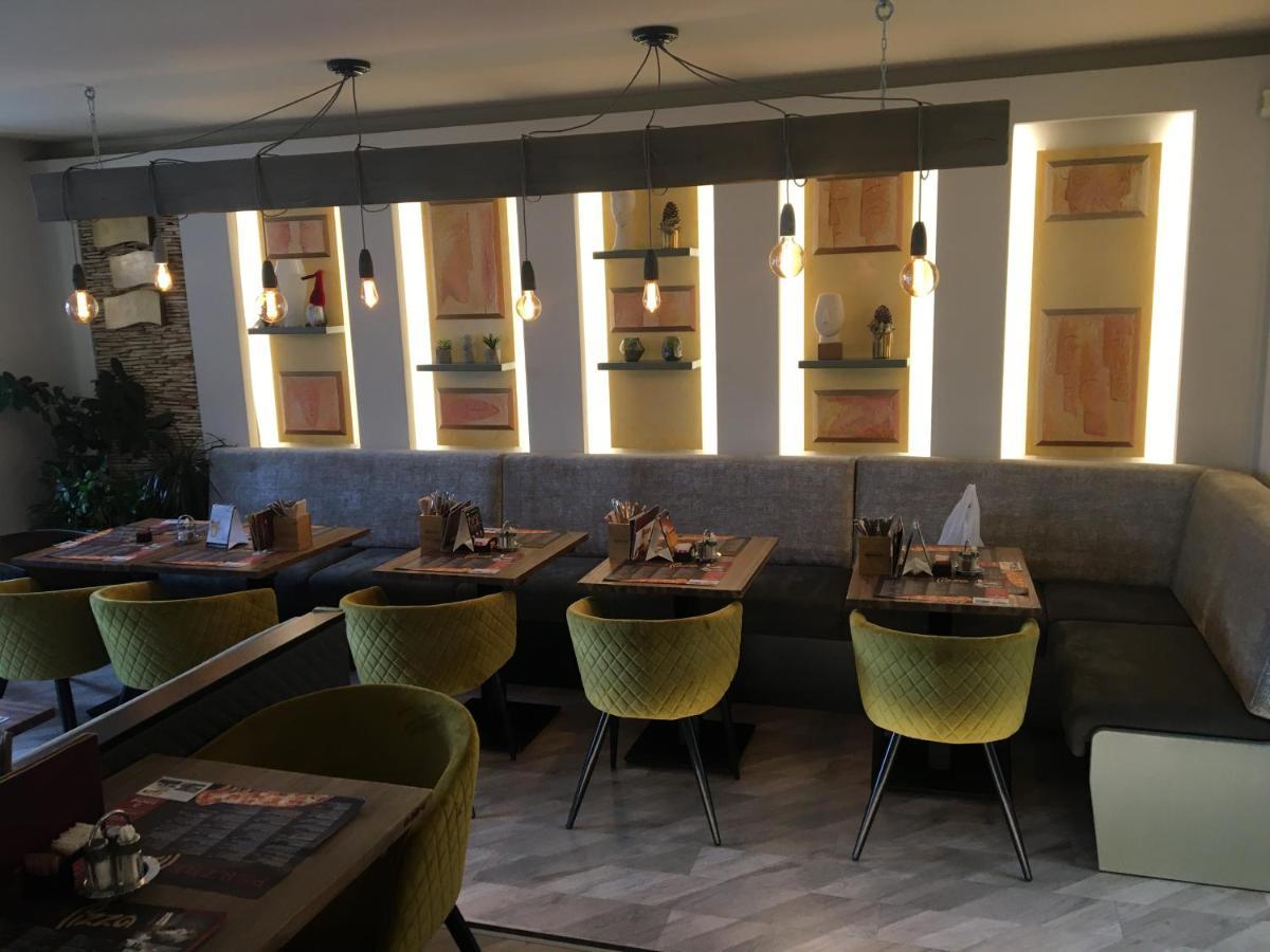 Portre Panzio Hotel Koszeg Luaran gambar